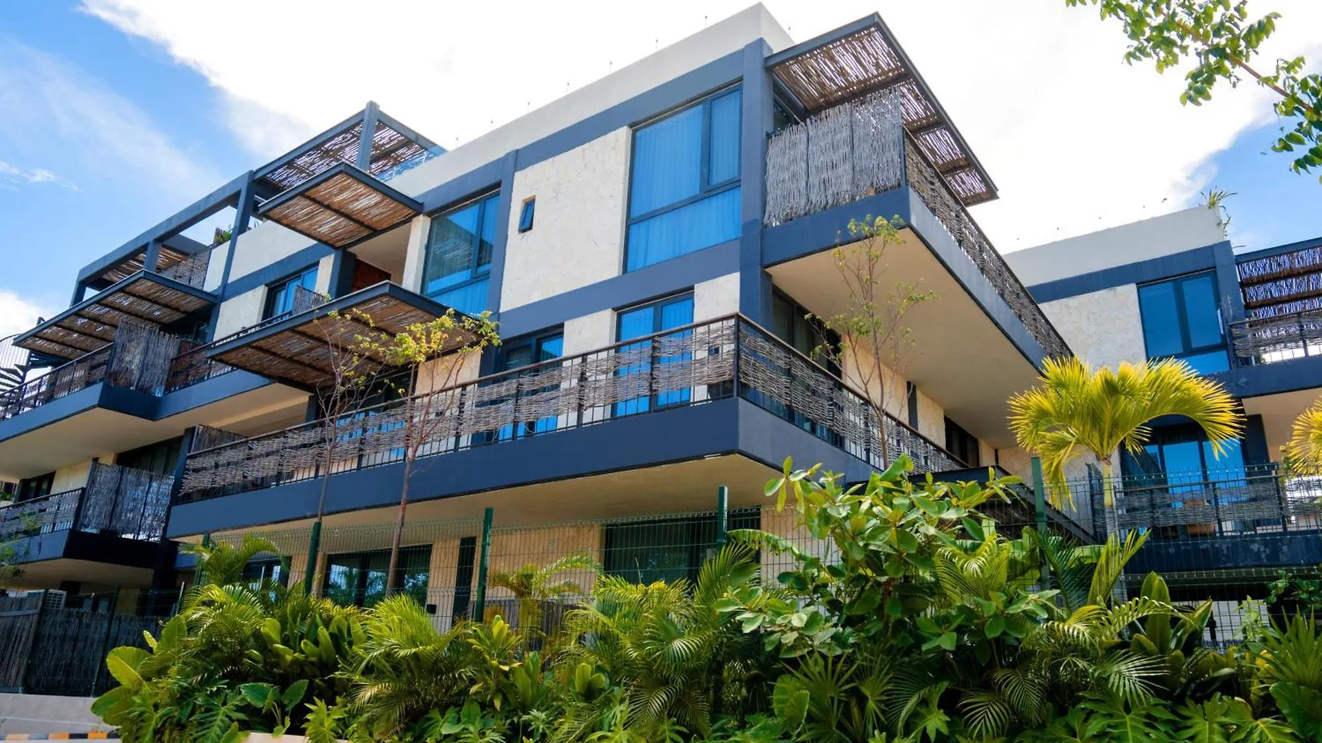 Bloom Tulum Apartments Hotel